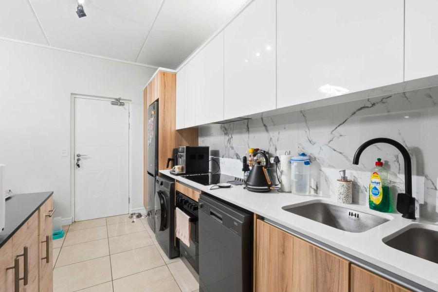 1 Bedroom Property for Sale in Parklands Western Cape